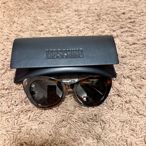 Moschino Brown Cat-Eye Sunglasses with Black Case